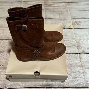 Hush puppies boots